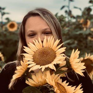 Meet your Posher, Gabriella